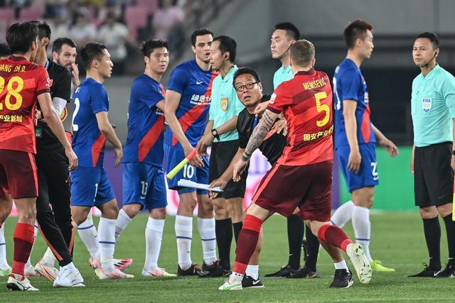 莫雷托：阿尔瓦雷斯首选加盟巴萨，巴萨报价超1.2亿马竞可能考虑